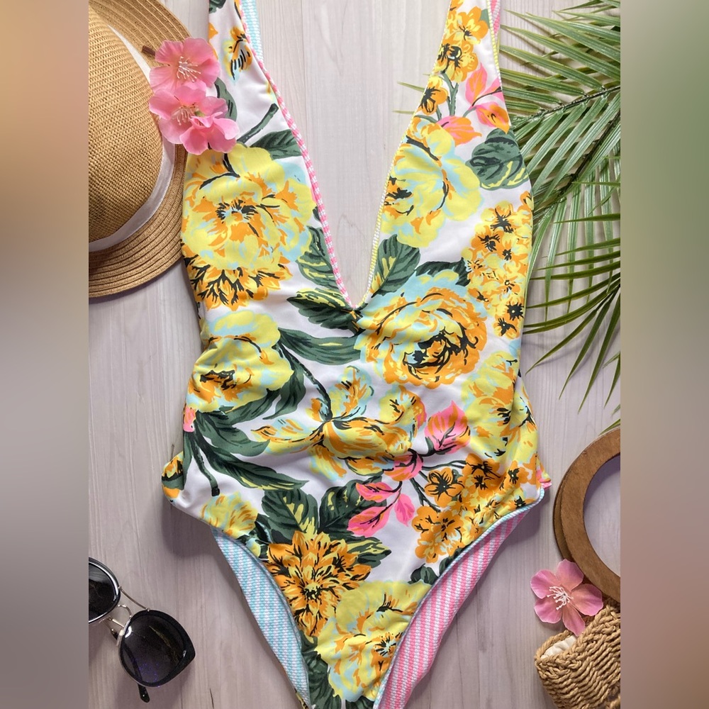 RARE Maaji 🌼 Pastel Reversible Floral Striped Plunge One-Piece M